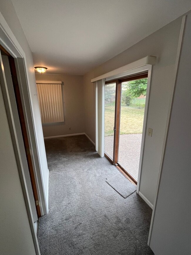 Building Photo - ~Applications Pending~3 Bed, 2 Bath Home for Rent!!