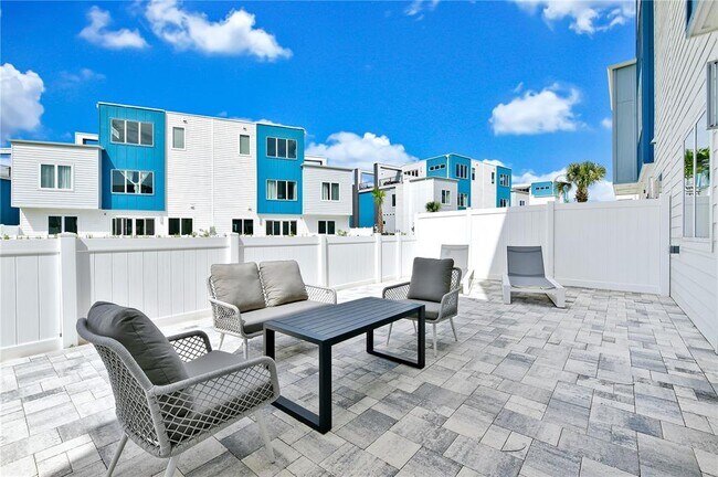 Building Photo - 7740 Sandy Ridge Dr