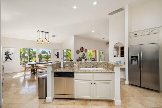 Building Photo - 45168 Coeur Dalene Dr