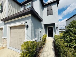 Building Photo - Townhouse in Land O' Lakes - The Townes at Lake Thomas