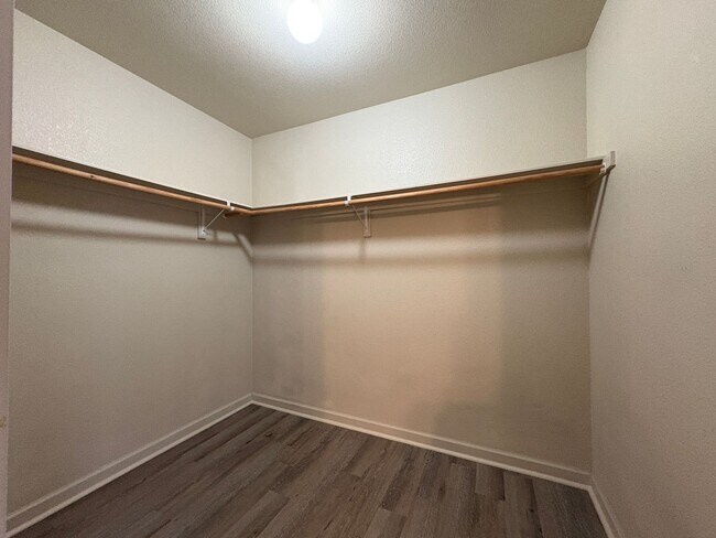 Building Photo - Cute Studio in Downtown Lodi