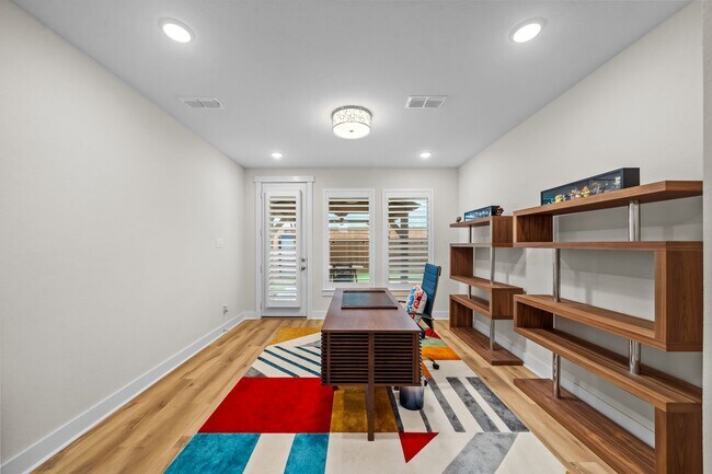 Building Photo - 10971 Swang Link Dr