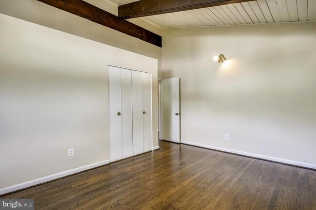 Building Photo - 5511 Huntington Pkwy