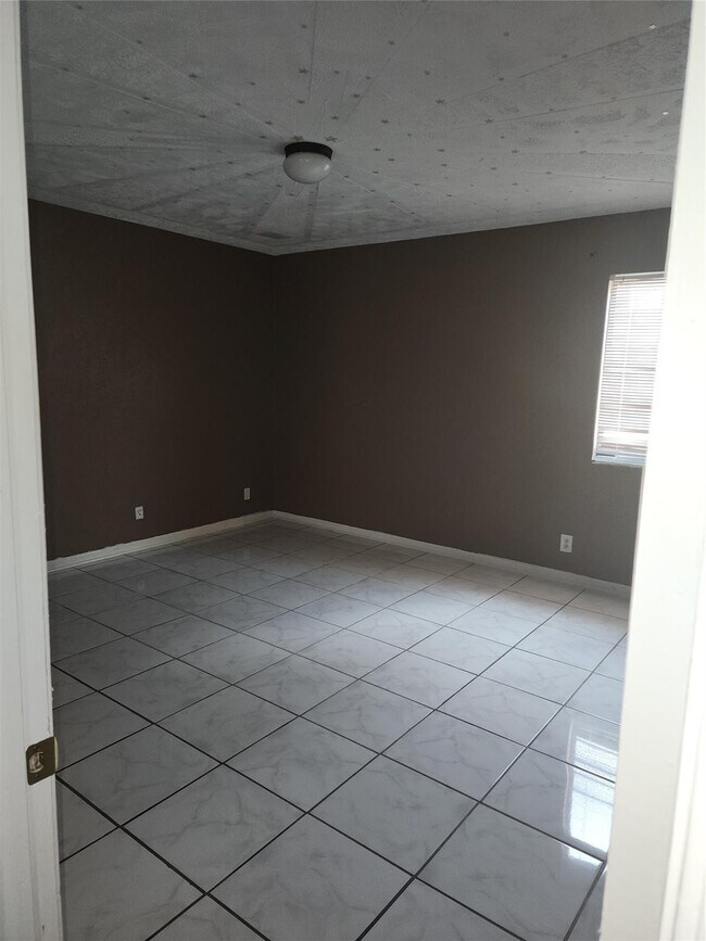 Building Photo - 4440 NW 92nd Way