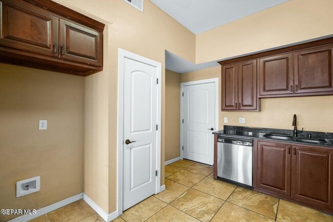 Building Photo - 4683 Pistolero Ln