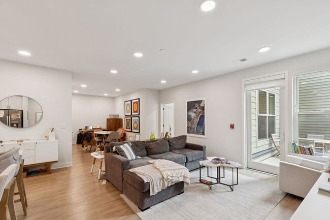 Building Photo - The Elm