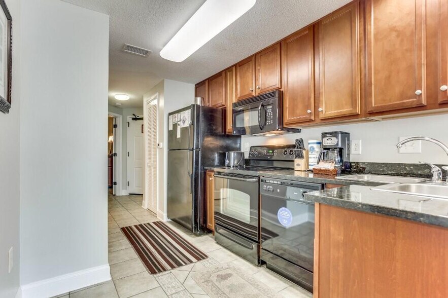 Building Photo - 2600 N Ocean Blvd