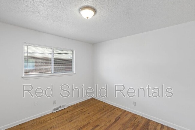 Building Photo - 934 Holmes Rd