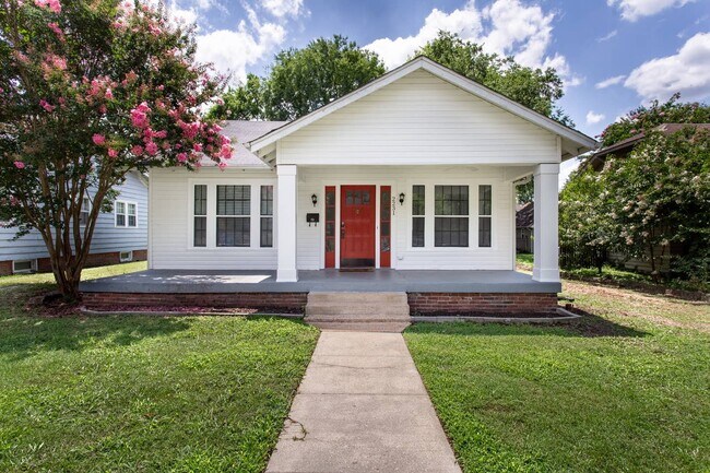 Building Photo - 2231 Blair Blvd