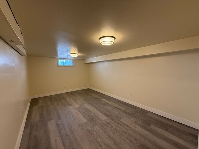 Building Photo - Three Bedroom, One and half bathroom, Attached Two Car Garage, Central Air!
