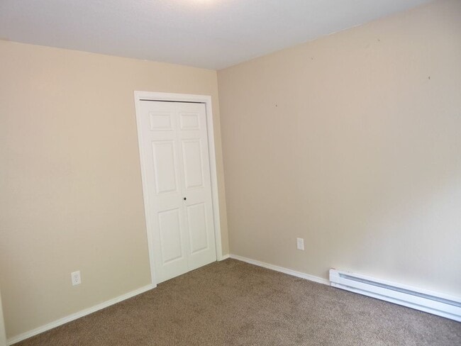 Building Photo - 9236 Emily Way