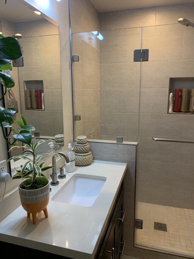 Building Photo - 1417 Sunnyslope Ave