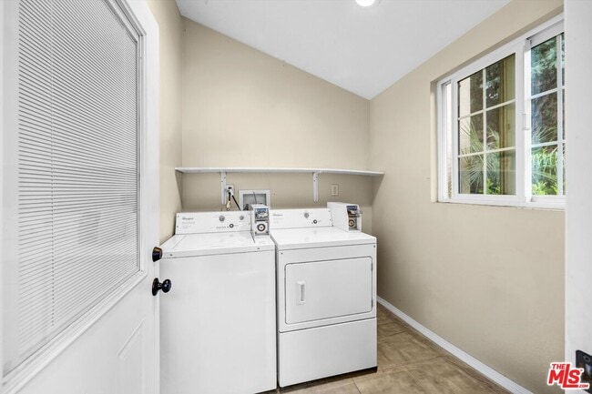 Building Photo - 4020 Brunswick Ave