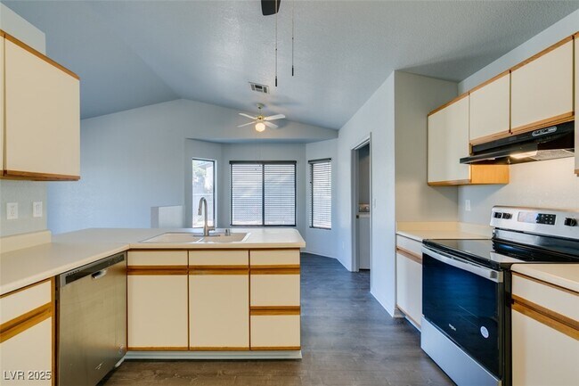 Building Photo - 1670 Rocking Horse Dr