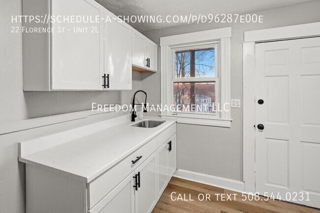 Building Photo - 22 Florence St