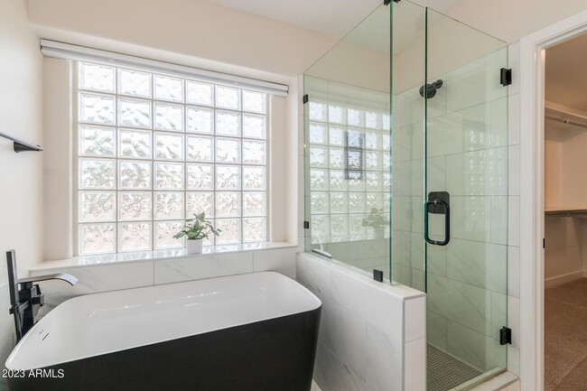 Building Photo - 4 BEDROOM 2.5 BATH 2 STORY LOVELY HOME 2,041 SQ FT SINGLE FAMILY HOME