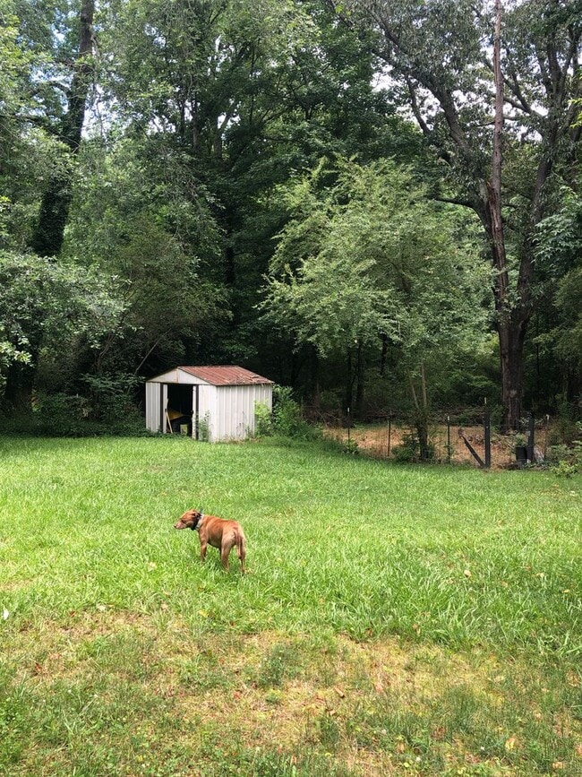 Building Photo - 2/1, Charming home with Flexible move-in