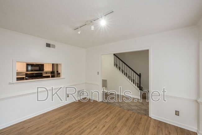 Building Photo - 9070 Cobbler Ct