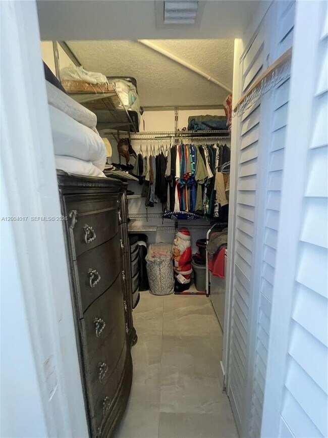 Building Photo - 1255 W 49th Pl