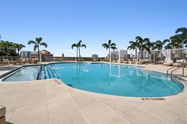 Building Photo - 400 Central Ave