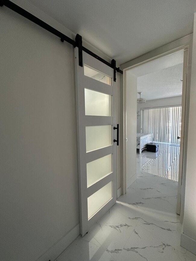 Building Photo - 4557 Luxemburg Ct