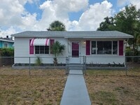 Building Photo - Updated 2 Bedroom 1 Bath in Central Gulfport