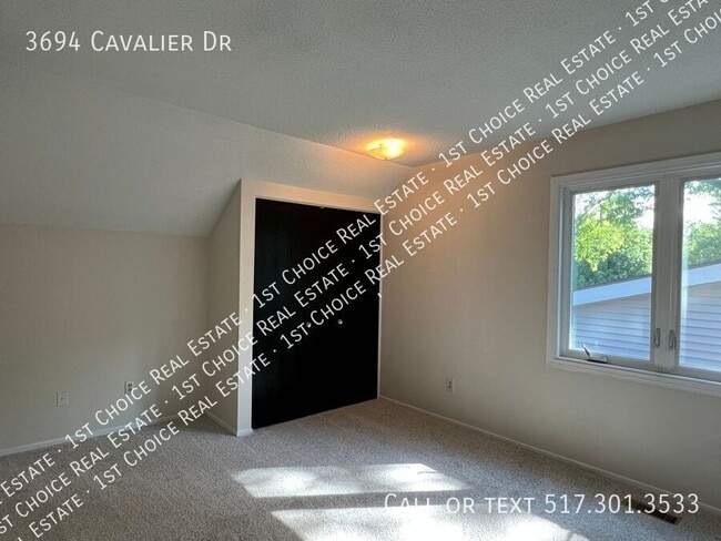 Building Photo - 3694 Cavalier Dr