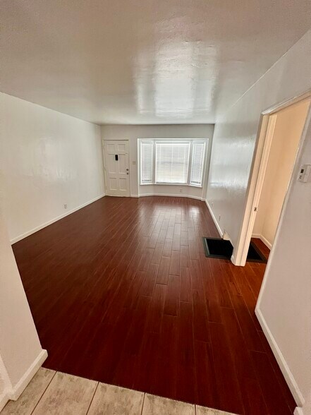 Building Photo - 1809 S Orange Dr