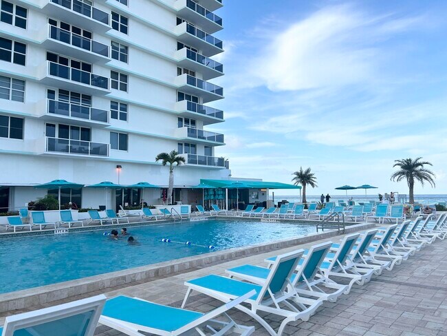 Building Photo - 3725 S Ocean Dr