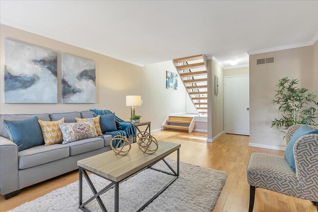 Building Photo - 6640 Bunker Hill Ct