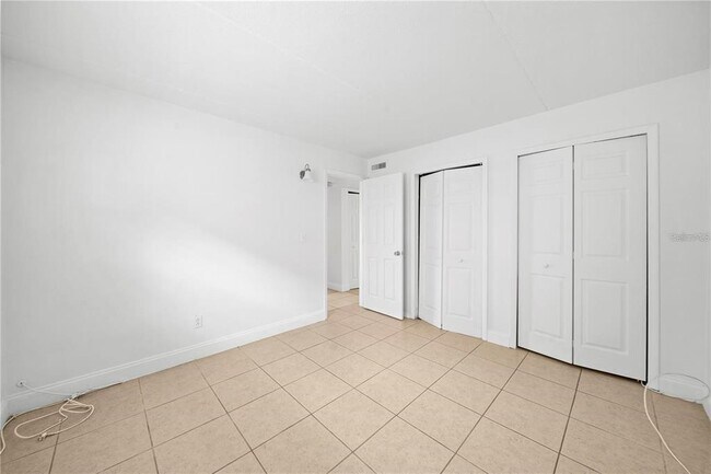 Building Photo - 702 Michigan Ct