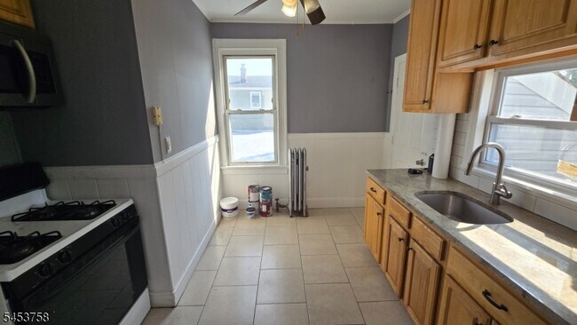 Building Photo - 177 Watson Ave