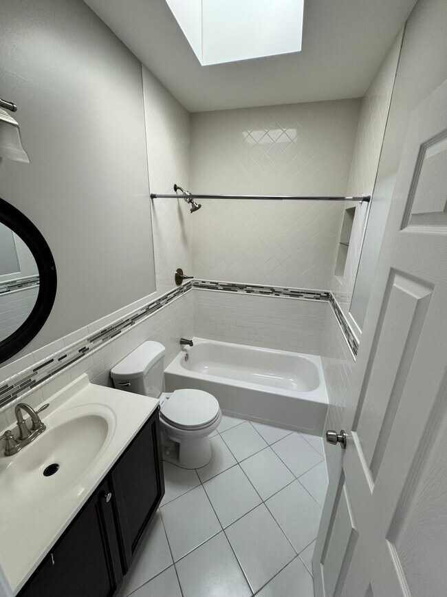 Upstairs Bathroom - 418 Bonsal St