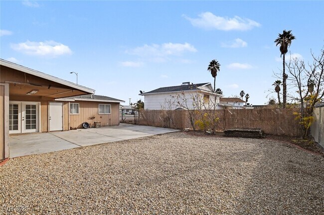 Building Photo - 313 Fox Cir