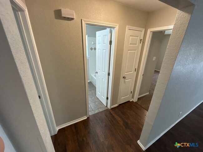 Building Photo - 4507 Lonesome Dove Dr