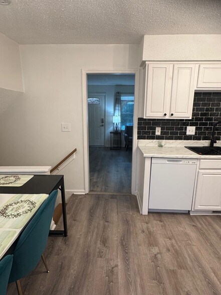 Building Photo - 2817 Sourwood St