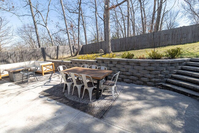 Building Photo - 2500 Bluff Blvd