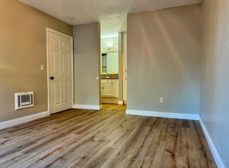 Building Photo - 432 Edgehill Ln