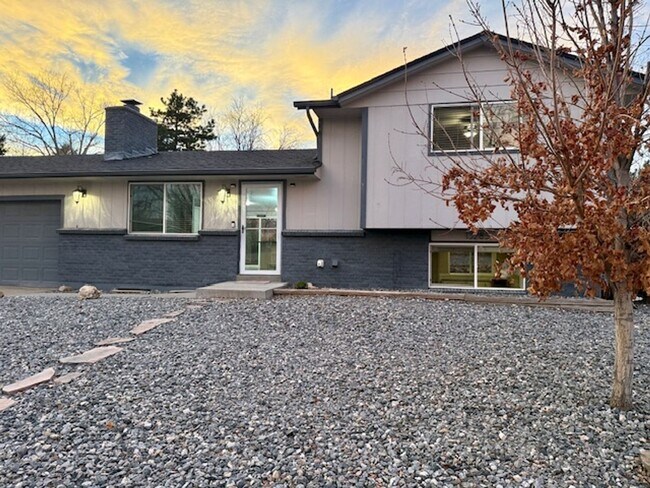 Building Photo - Acres Green Beauty