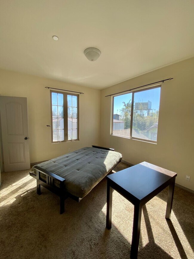 Building Photo - Downtown Ventura - Two bedroom, two bath w/ Rooftop Deck
