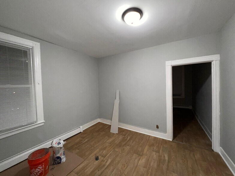 Building Photo - 1317 44th St