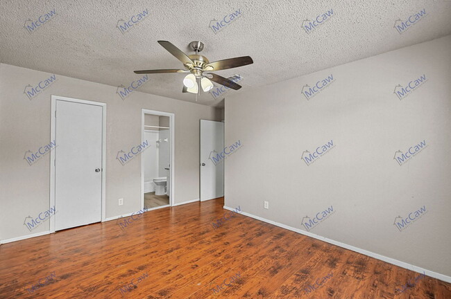 Building Photo - 6184 Vega Dr
