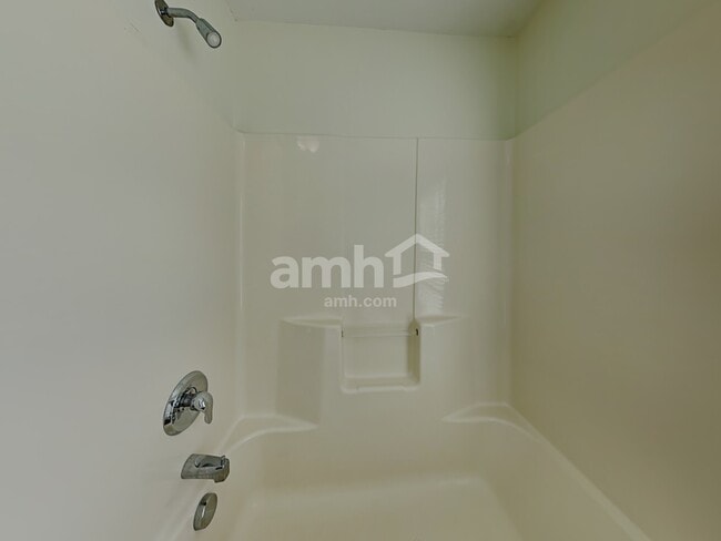 Building Photo - 8 Red Jonathan Ct