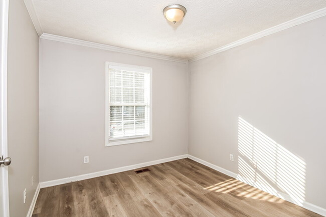 Building Photo - 2682 Owens Dr