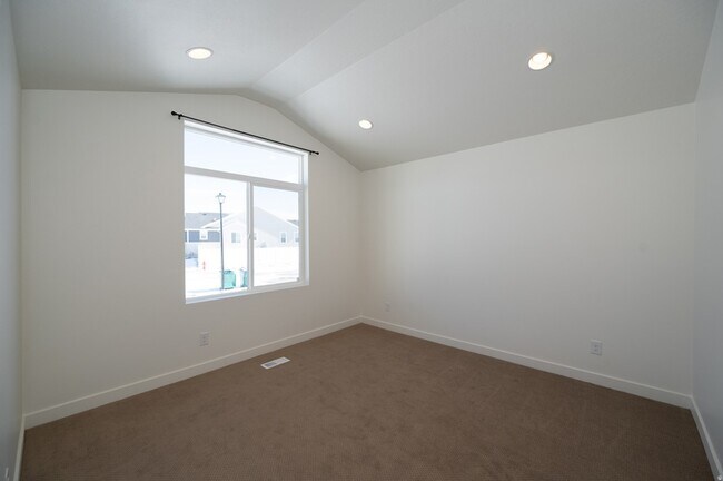 Building Photo - 2541 N Fall Breeze Wy