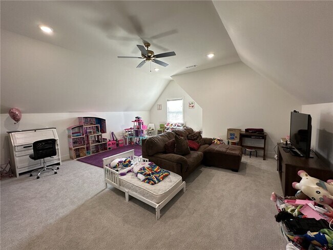 Building Photo - 2705 S 20th Pl