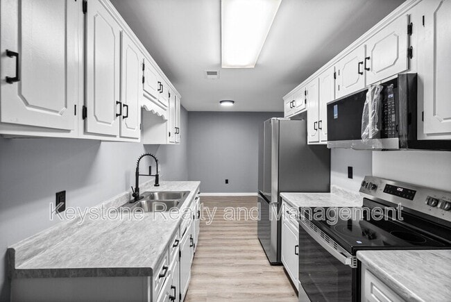 Building Photo - 1937 High St