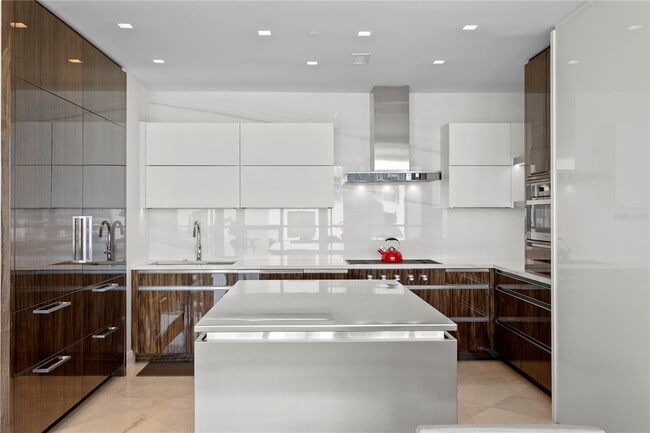 Building Photo - 450 Knights Run Ave