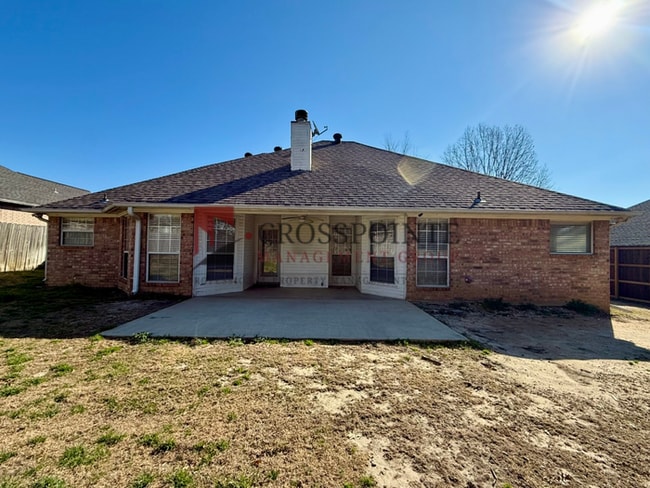 Building Photo - Tour Today! Charming 3-Bedroom, 2-Bath Home with Cozy Fireplace!