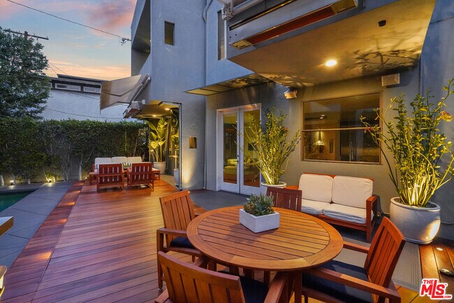 Building Photo - 8735 Dorrington Ave